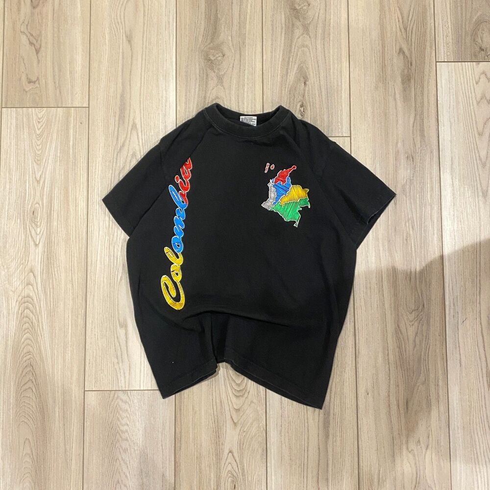Colombia Embroidered Tee Black Map Graphic 90s Ariari Sport Shirt Men’s S